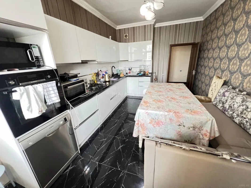 Satılır 3 otaqlı mənzil 150 m²