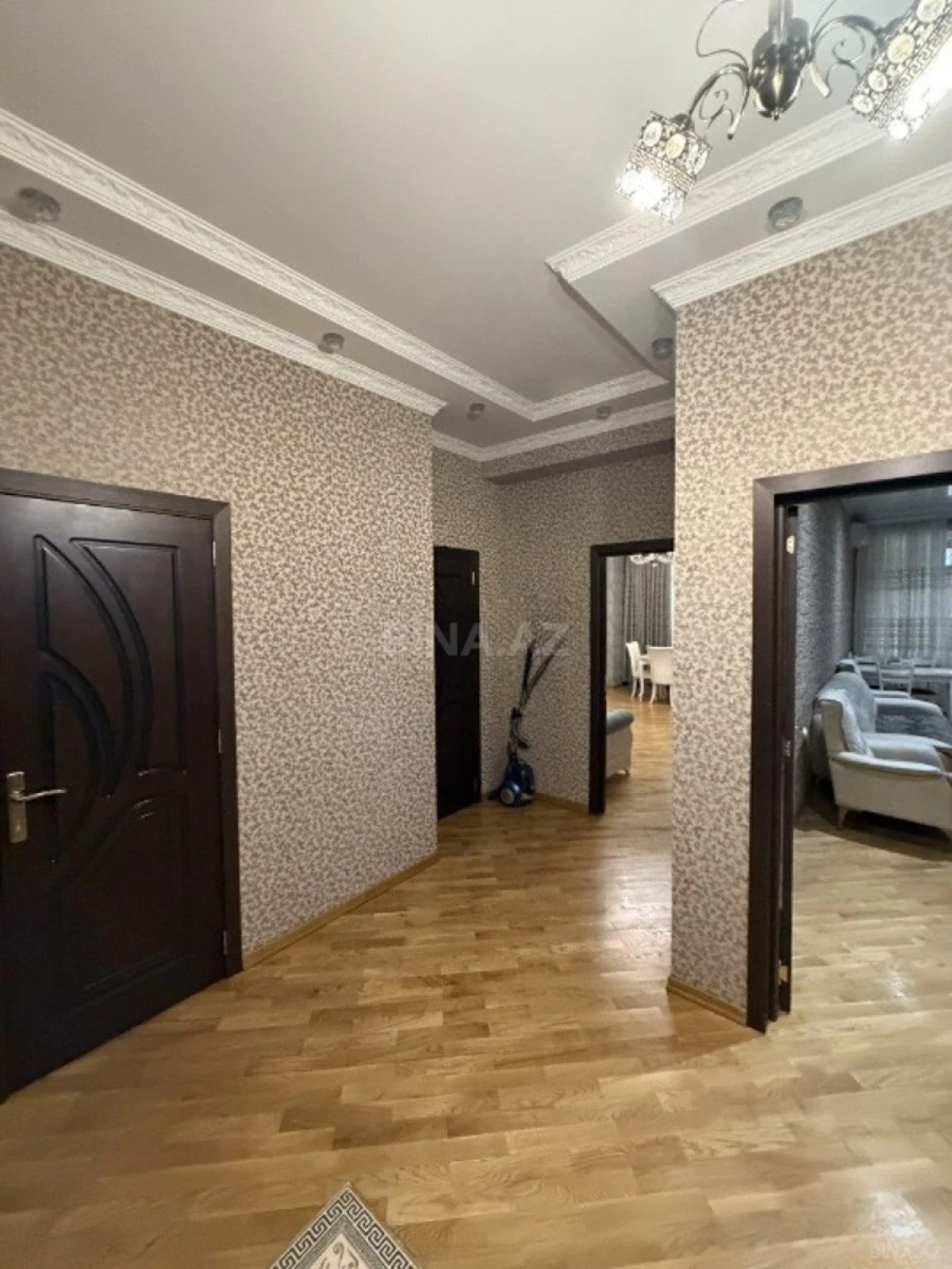 Satılır 2 otaqlı mənzil 110 m²