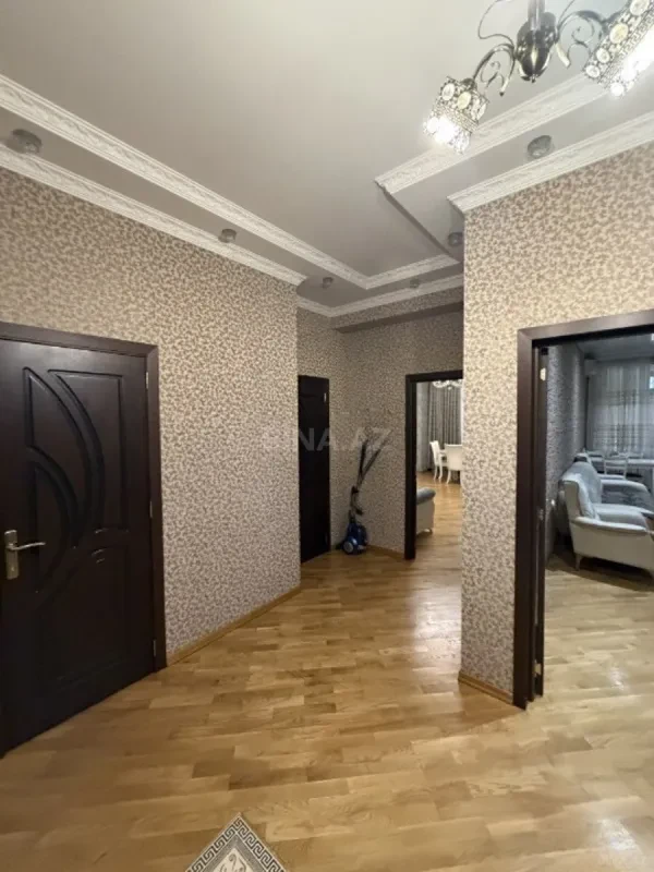Satılır 2 otaqlı mənzil 110 m²