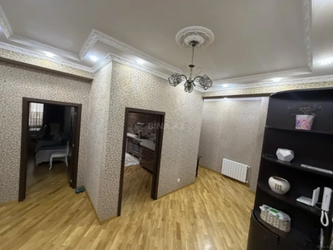 Satılır 2 otaqlı mənzil 110 m²