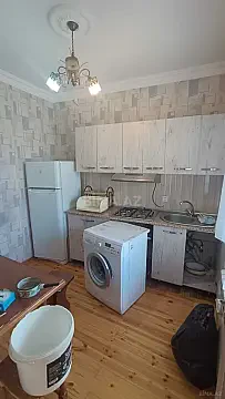 Kirayə verilir 2 otaqlı həyət evi 60 m²