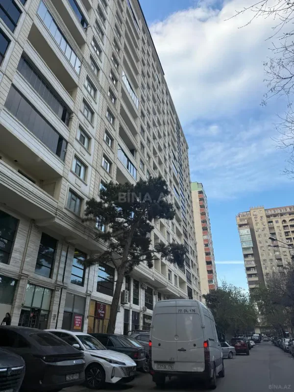 Satılır 2 otaqlı mənzil 133.1 m²