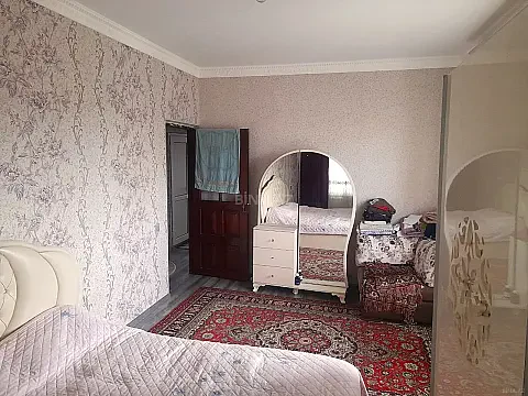 Satılır 4 otaqlı mənzil 110 m²