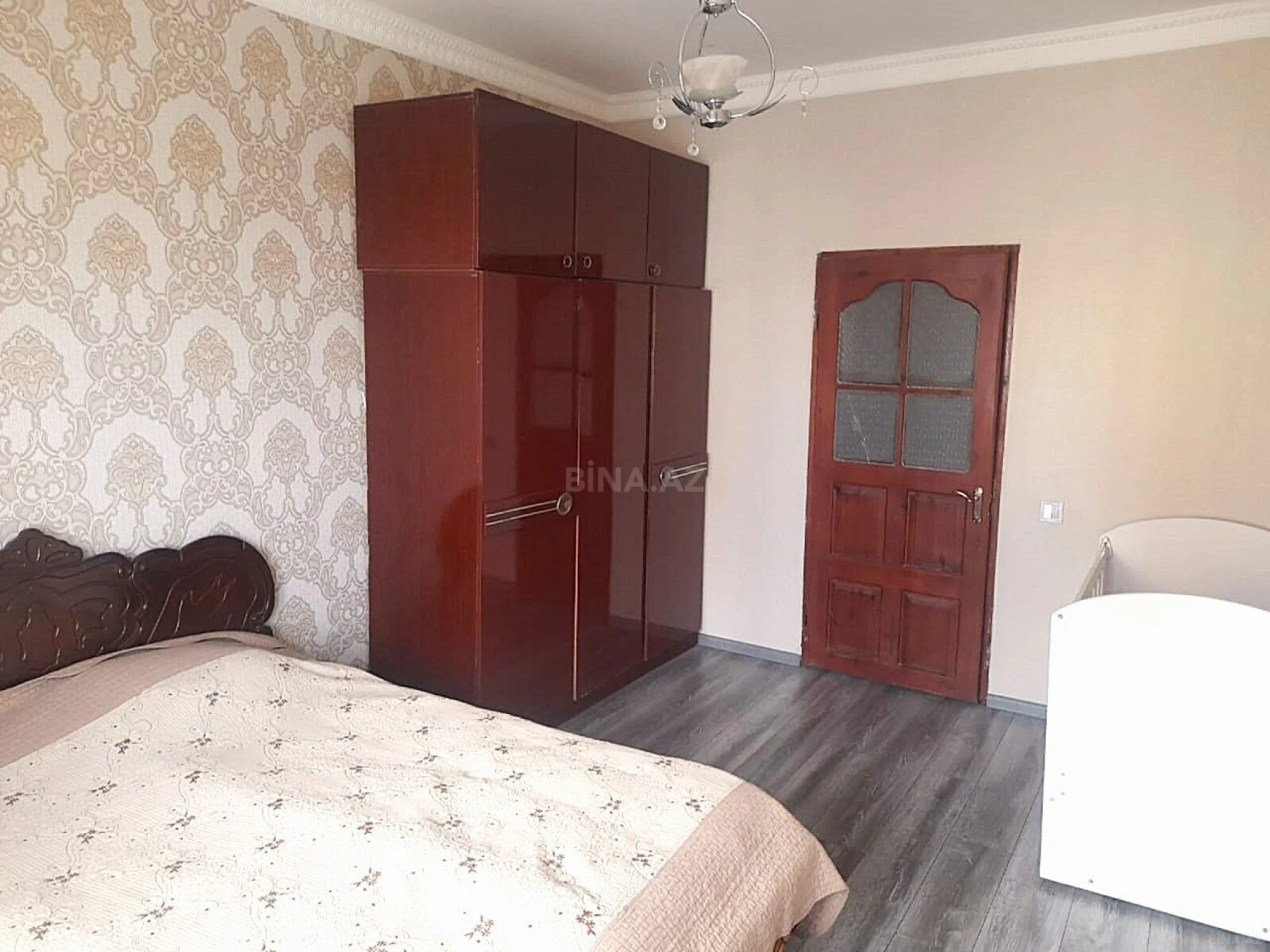 Satılır 4 otaqlı mənzil 110 m²
