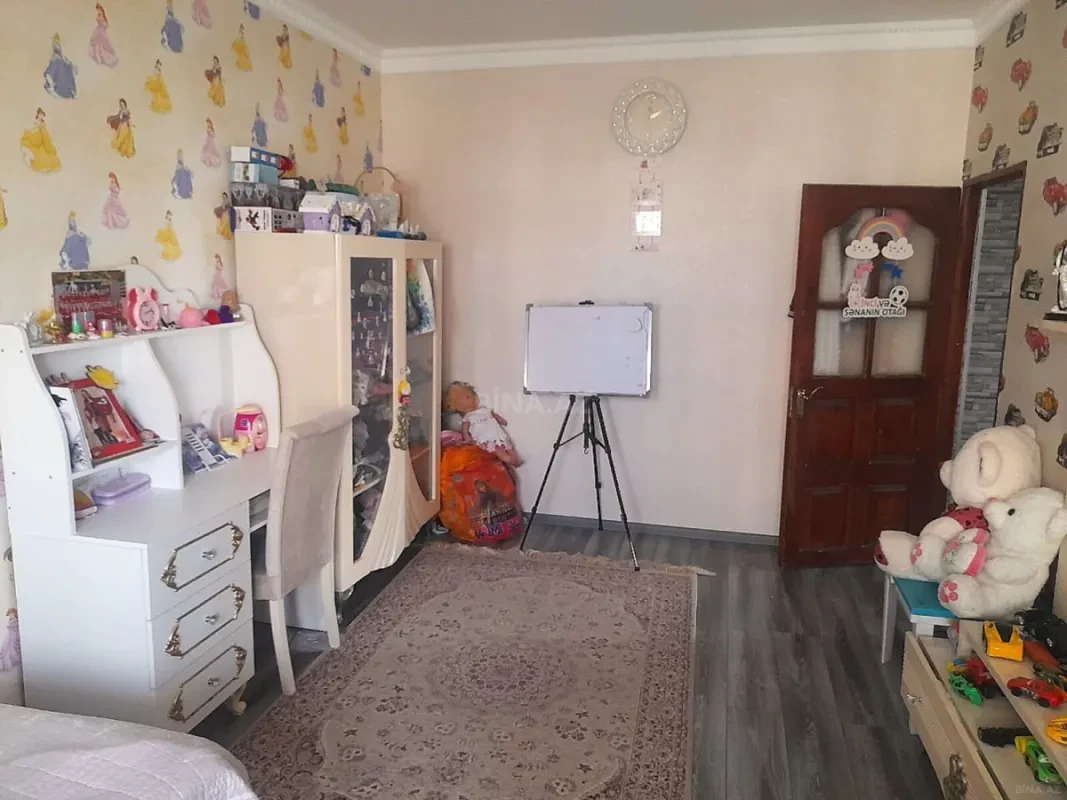 Satılır 4 otaqlı mənzil 110 m²