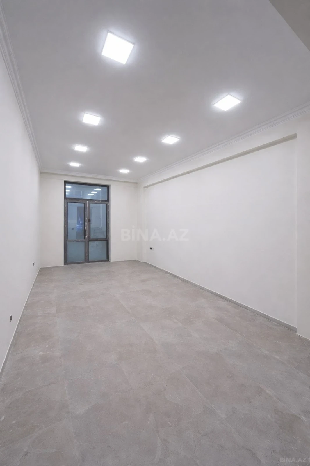 Satılır 4 otaqlı mənzil 210 m²