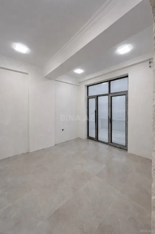 Satılır 4 otaqlı mənzil 210 m²