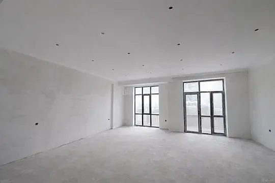 Satılır 4 otaqlı mənzil 210 m²