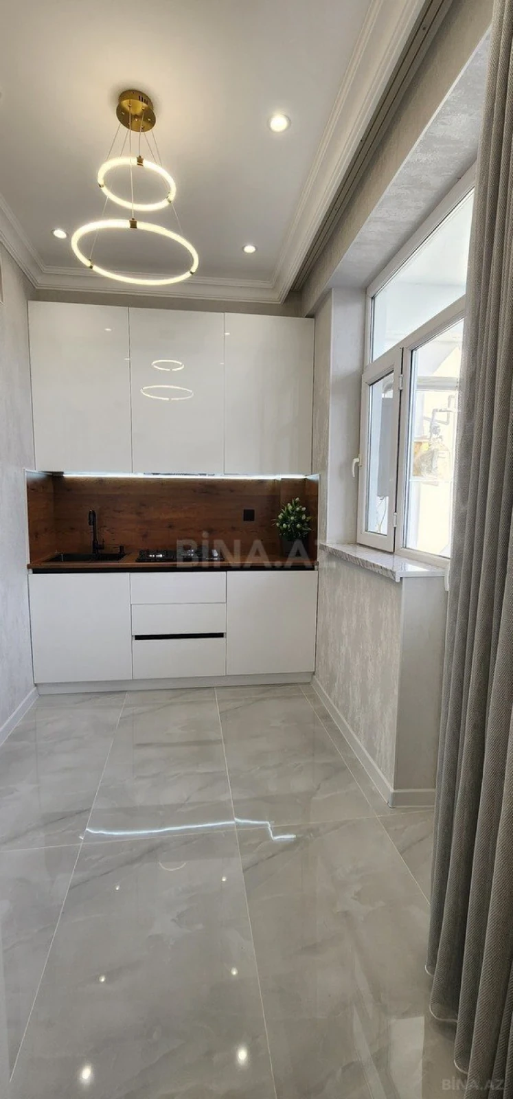Satılır 2 otaqlı mənzil 75 m²