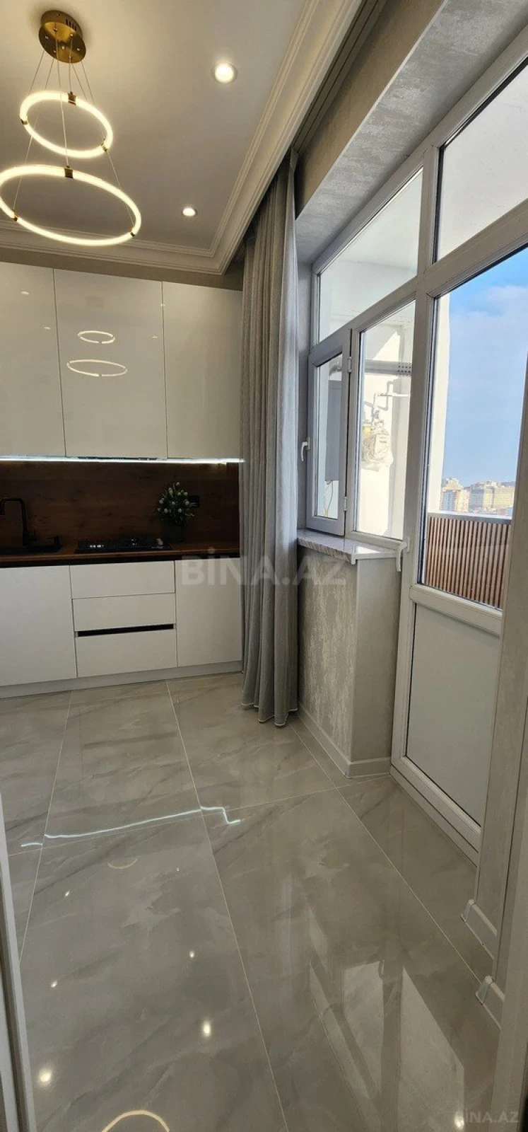 Satılır 2 otaqlı mənzil 75 m²