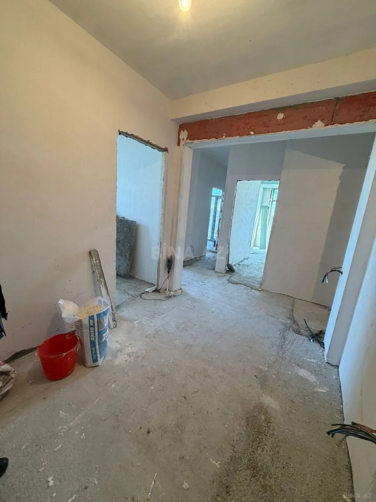 Satılır 3 otaqlı mənzil 82 m²