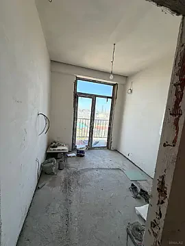 Satılır 3 otaqlı mənzil 82 m²