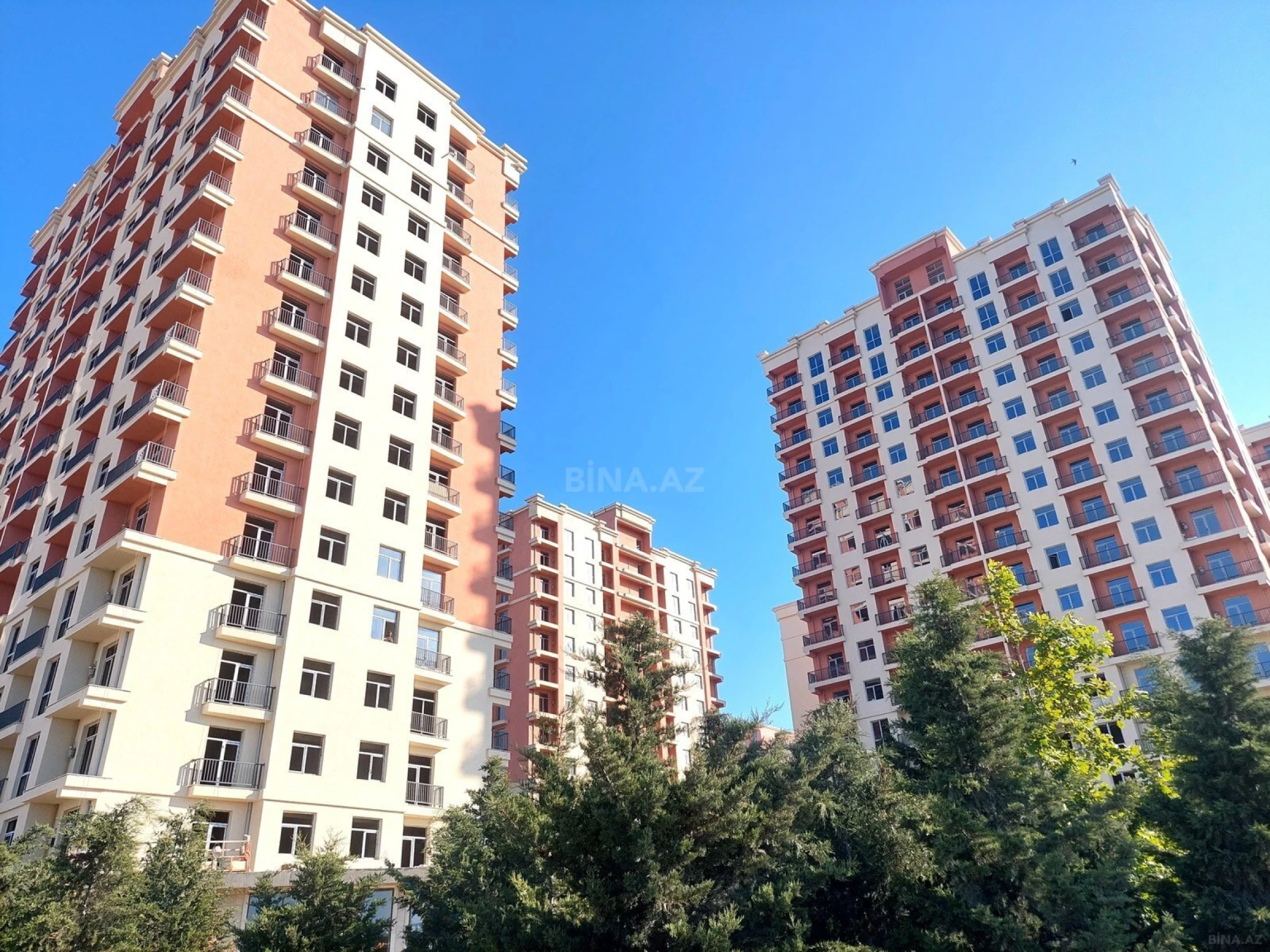 Satılır 3 otaqlı mənzil 82 m²