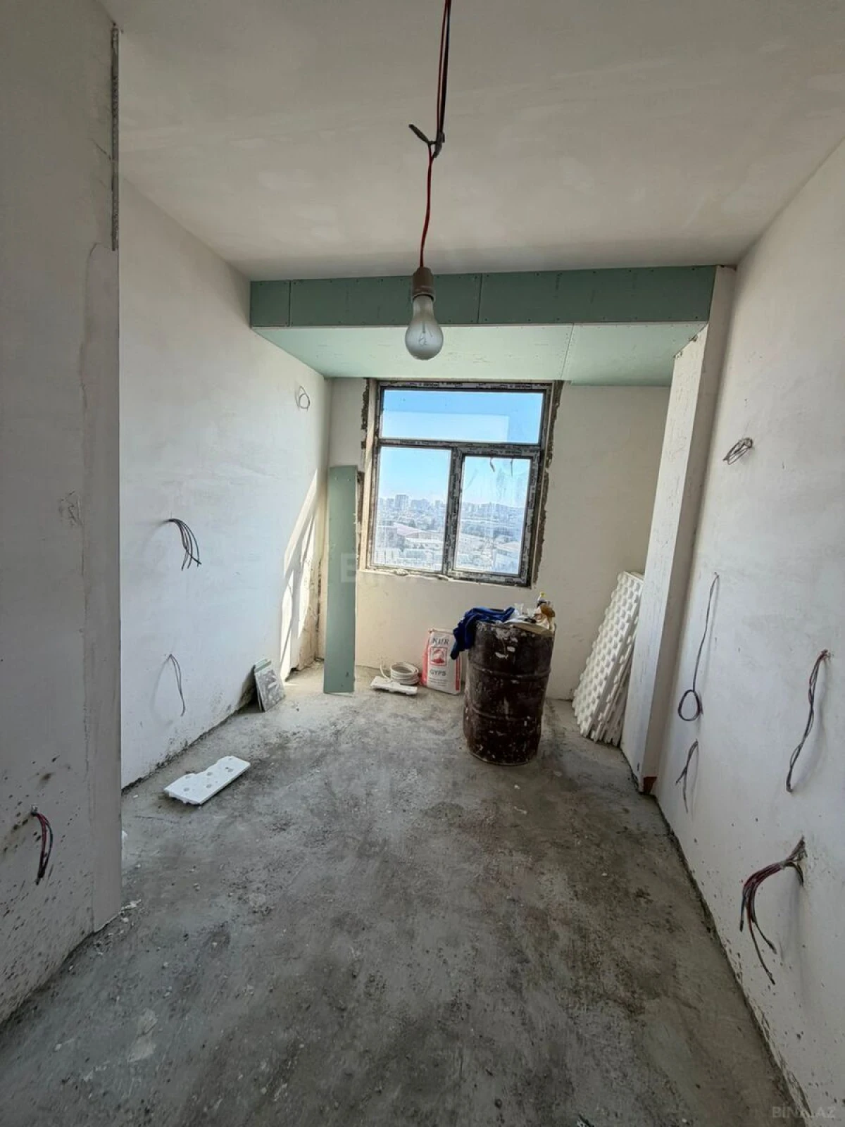 Satılır 3 otaqlı mənzil 82 m²