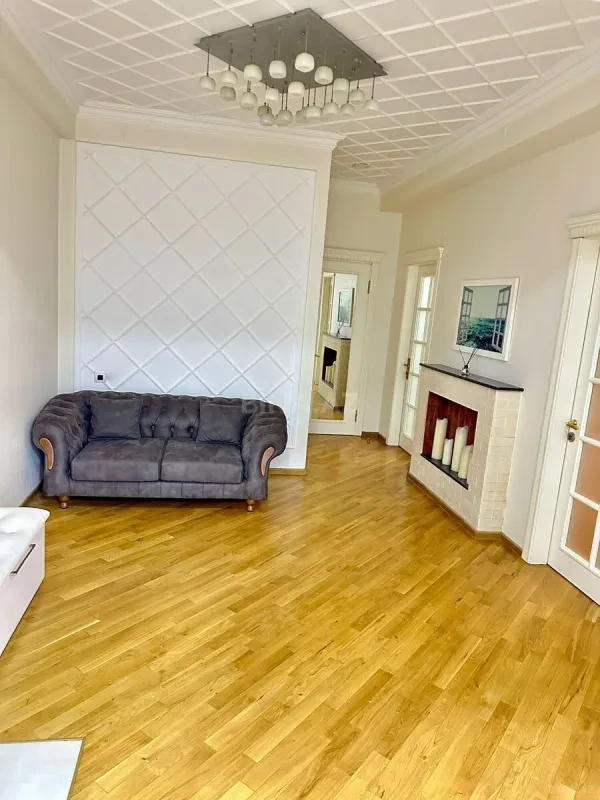 Kirayə verilir 3 otaqlı mənzil 127 m²