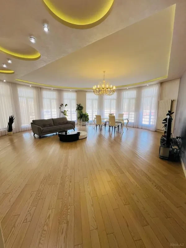 Kirayə verilir 3 otaqlı mənzil 160 m²