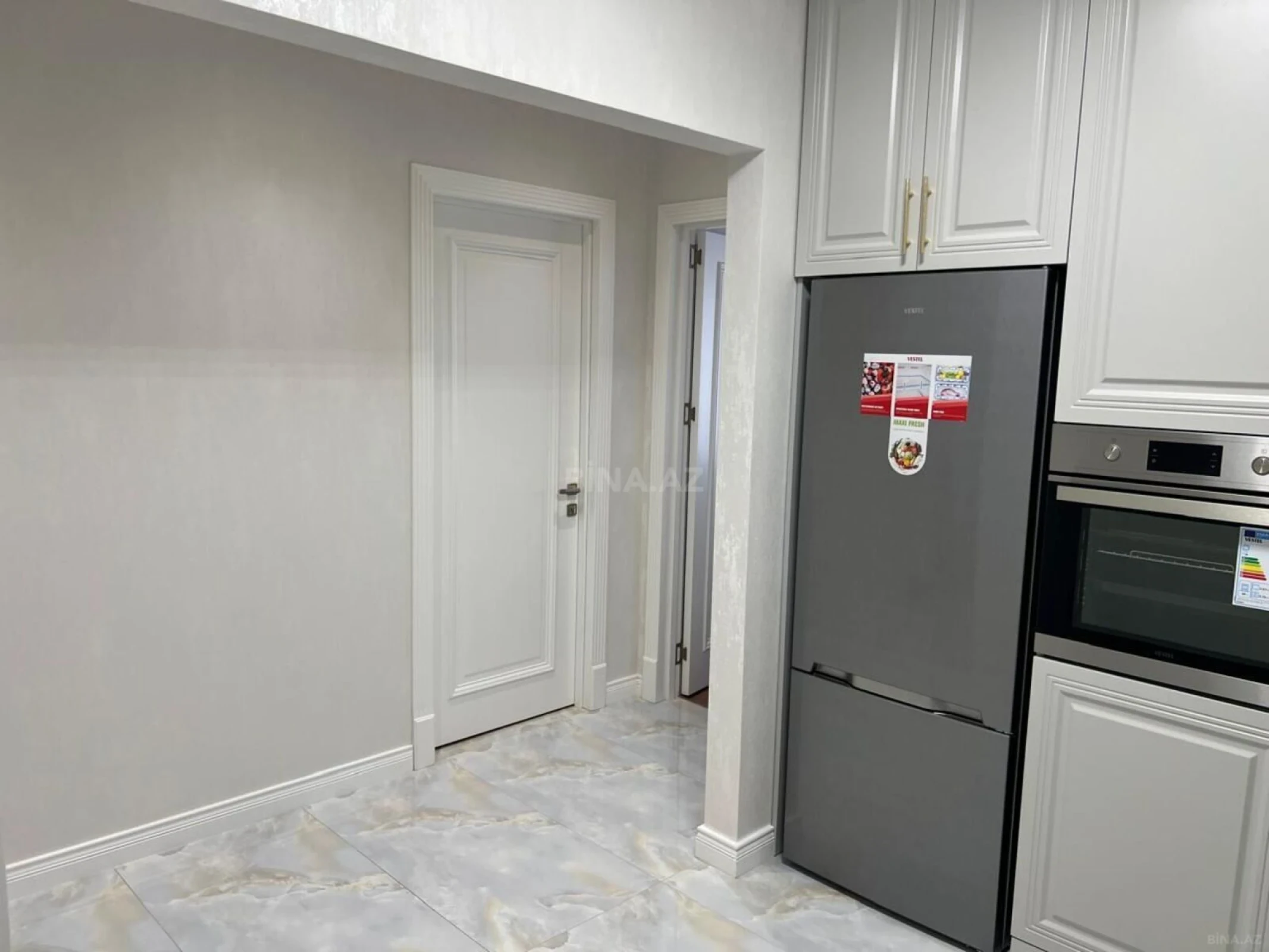 Kirayə verilir 2 otaqlı mənzil 70 m²
