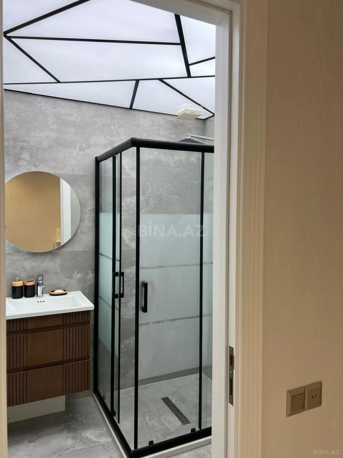 Kirayə verilir 2 otaqlı mənzil 70 m²