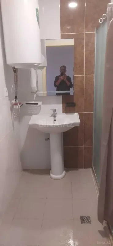Kirayə verilir 2 otaqlı mənzil 80 m²