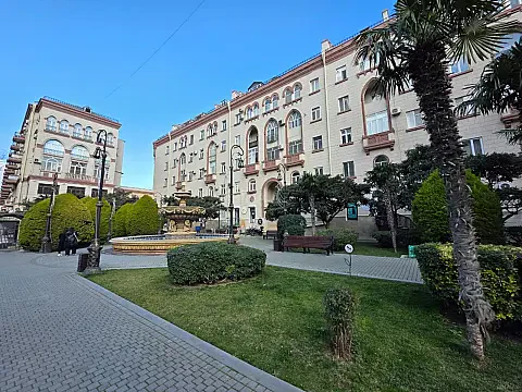 Satılır 3 otaqlı mənzil 80 m² — Bakı, Nizami 3 otaq 80.00 m²