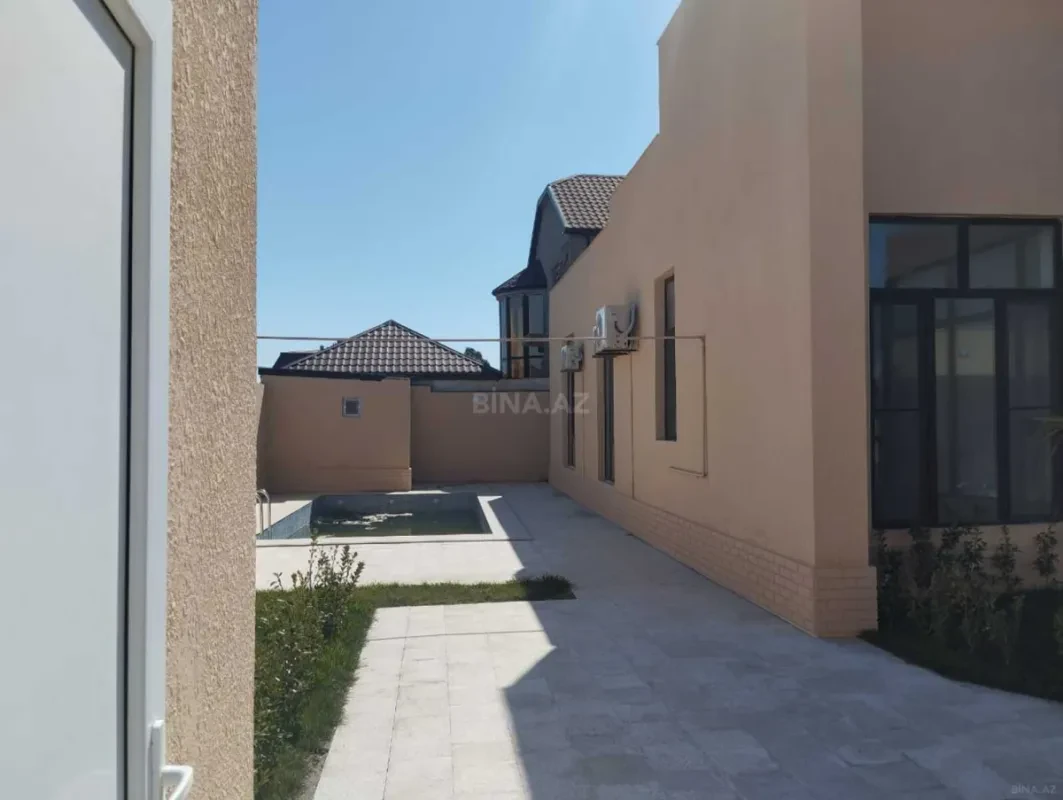 Satılır 5 otaqlı həyət evi 250 m²