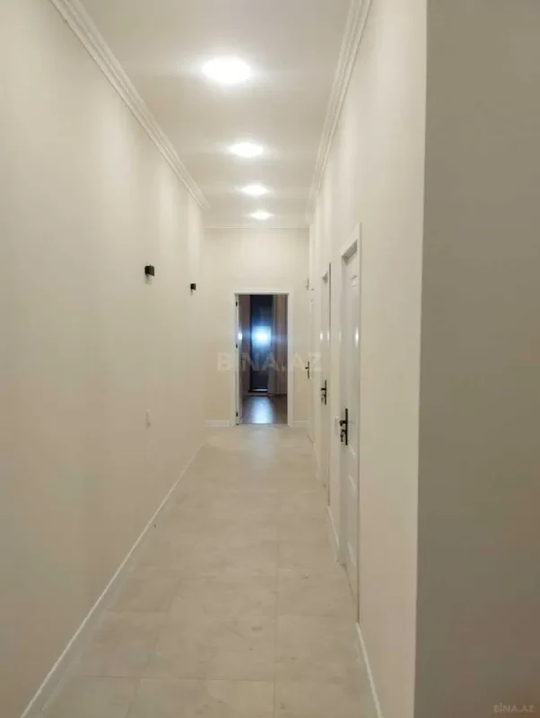 Satılır 5 otaqlı həyət evi 250 m²