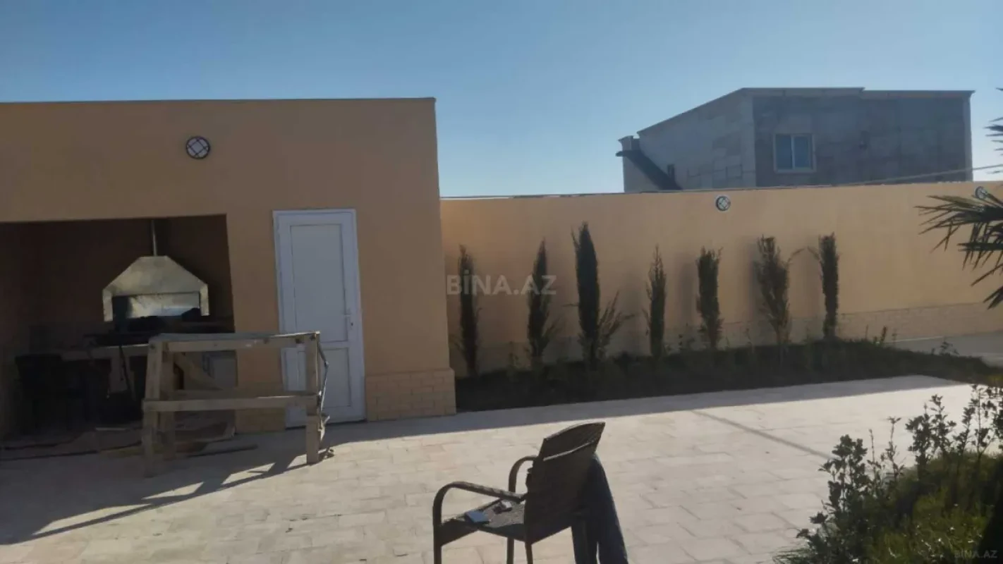 Satılır 5 otaqlı həyət evi 250 m²