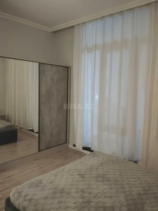 Satılır 5 otaqlı həyət evi 250 m²