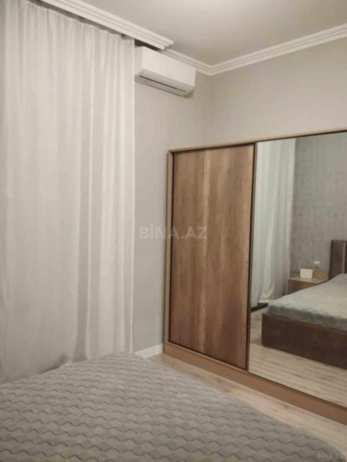 Satılır 5 otaqlı həyət evi 250 m²