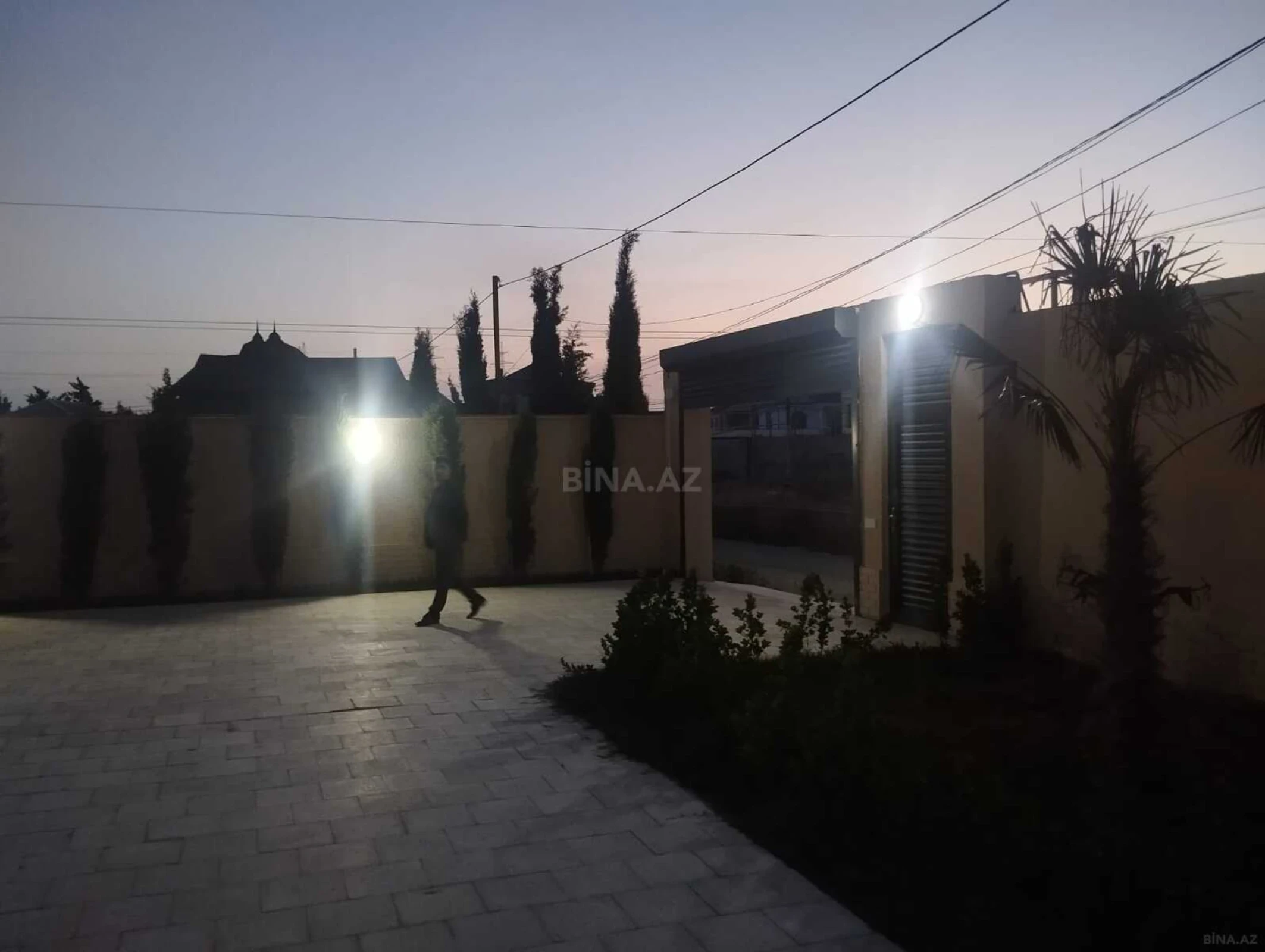 Satılır 5 otaqlı həyət evi 250 m²