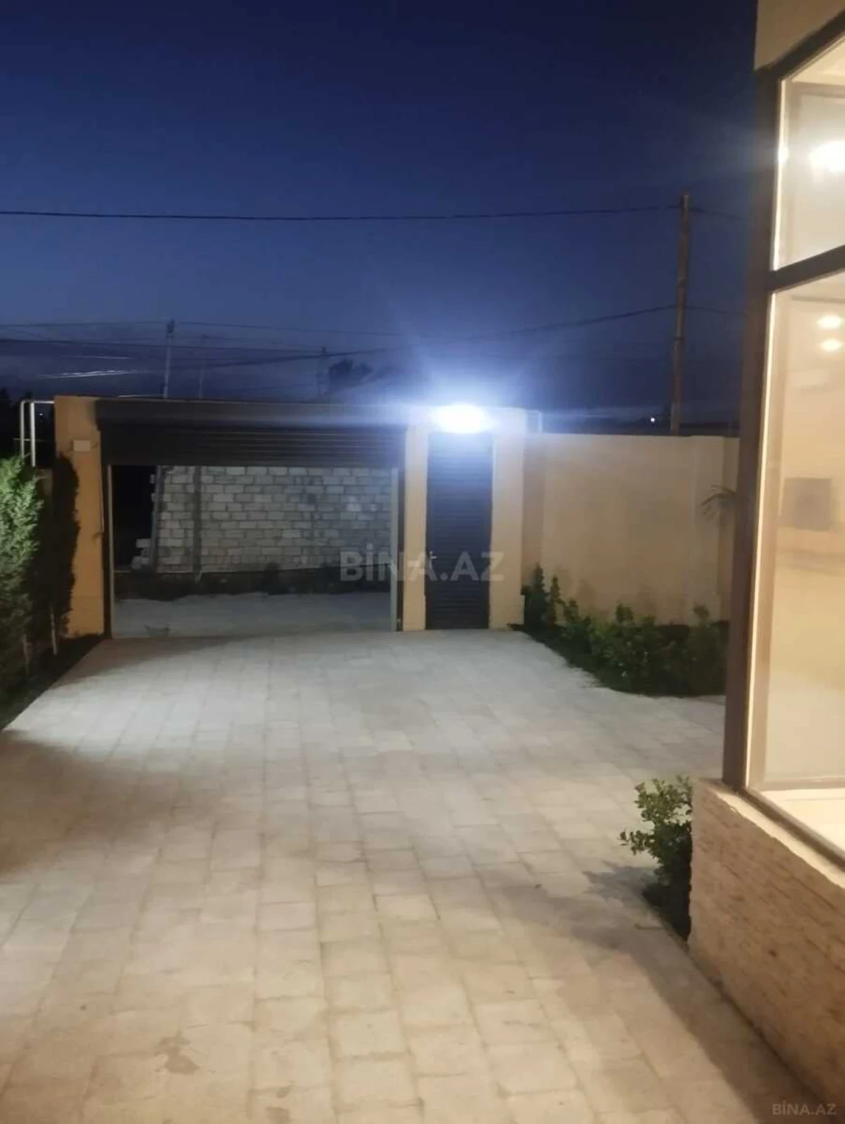 Satılır 5 otaqlı həyət evi 250 m²