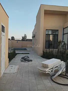 Satılır 5 otaqlı həyət evi 250 m²