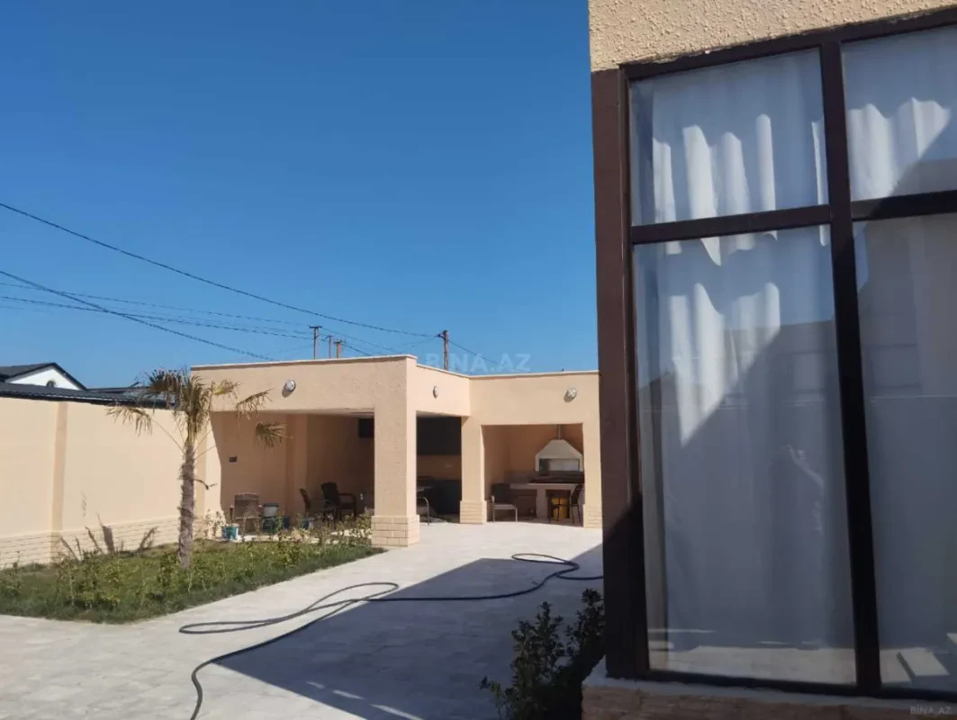 Satılır 5 otaqlı həyət evi 250 m²