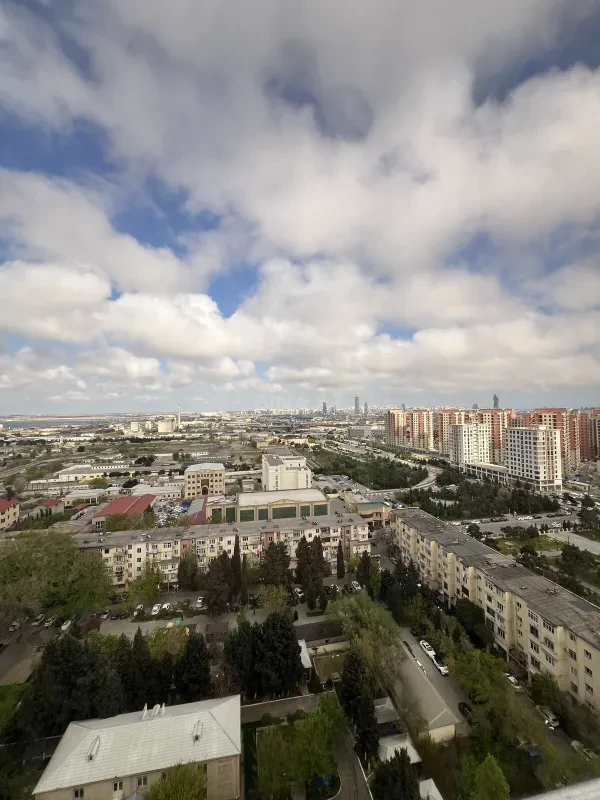 Satılır 2 otaqlı mənzil 88 m²