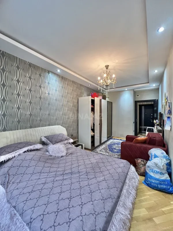 Satılır 2 otaqlı mənzil 88 m²
