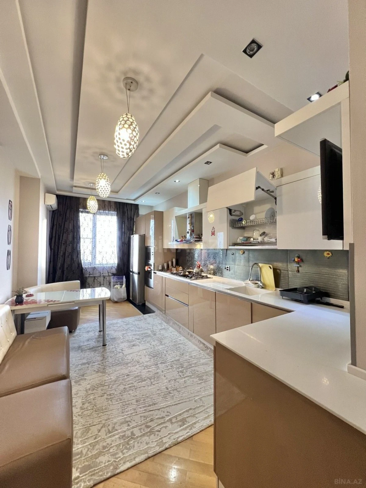 Satılır 2 otaqlı mənzil 88 m²