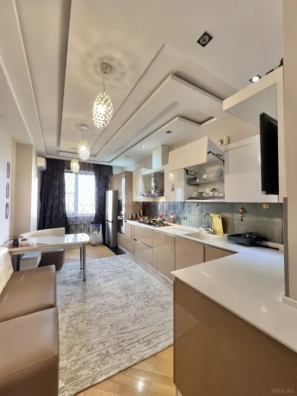 Satılır 2 otaqlı mənzil 88 m²