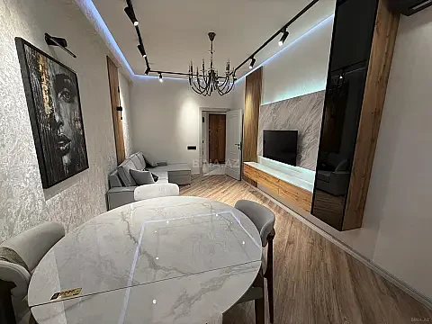 Satılır 2 otaqlı mənzil 65 m²