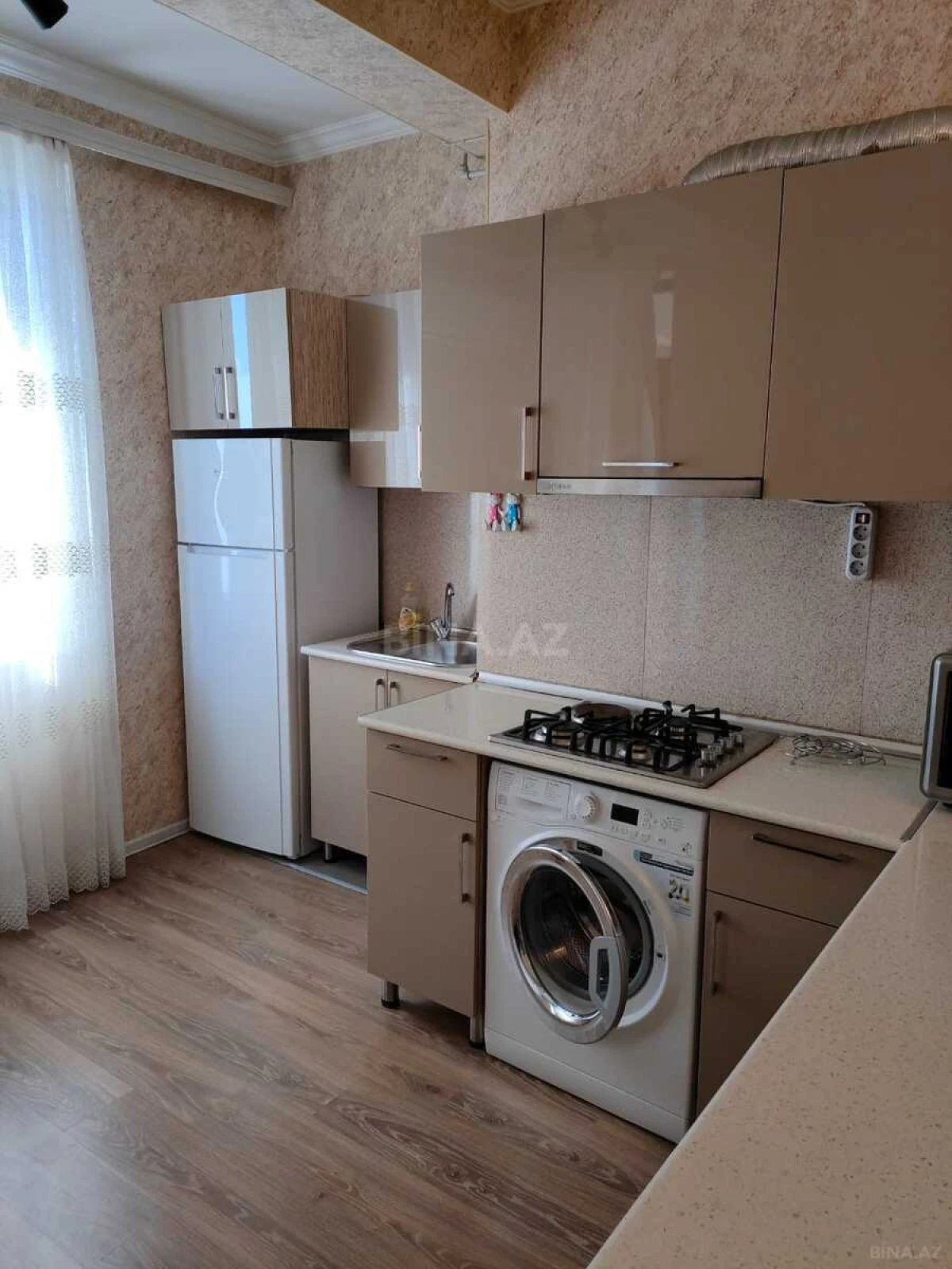 Kirayə verilir 3 otaqlı mənzil 120 m²