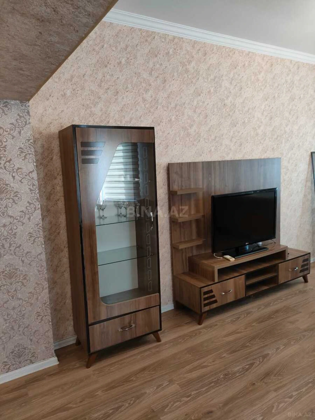 Kirayə verilir 3 otaqlı mənzil 120 m²