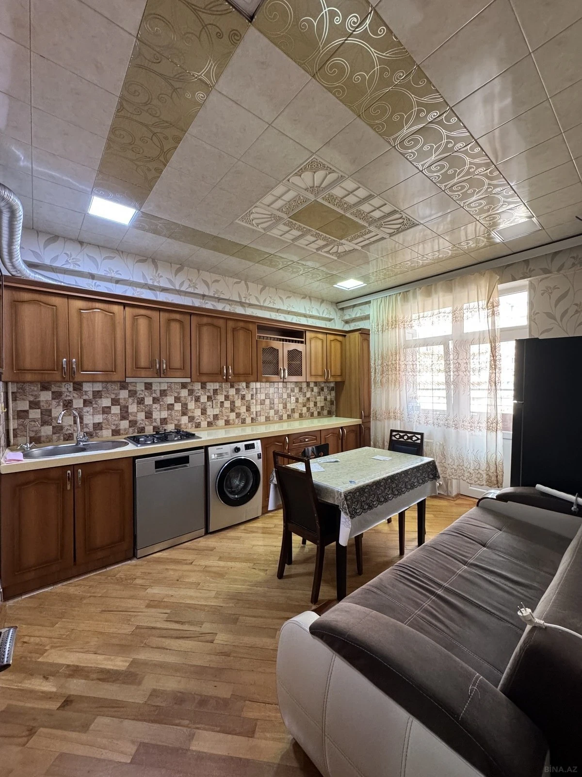 Kirayə verilir 2 otaqlı mənzil 80 m²