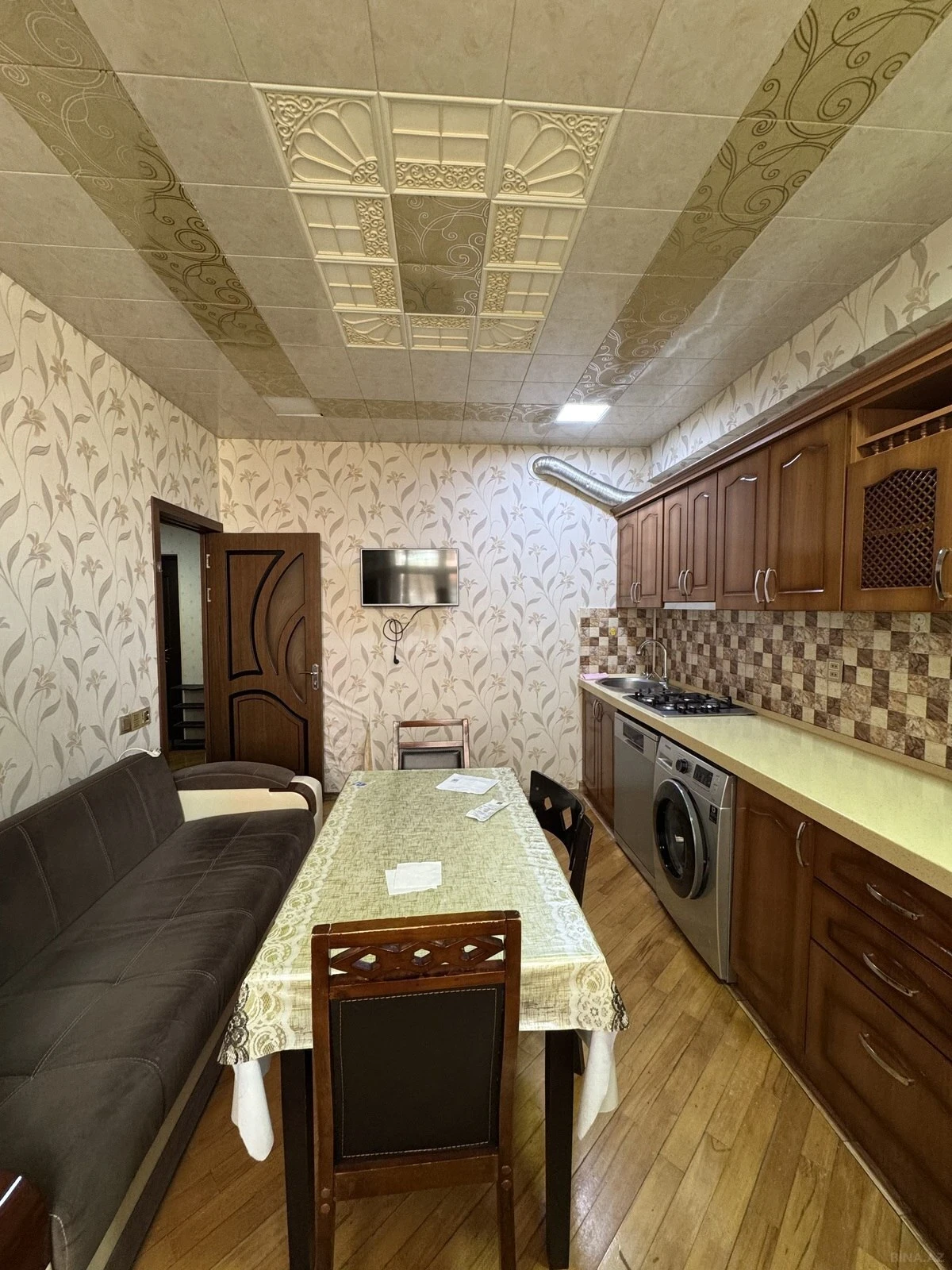 Kirayə verilir 2 otaqlı mənzil 80 m²