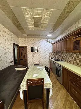 Kirayə verilir 2 otaqlı mənzil 80 m²