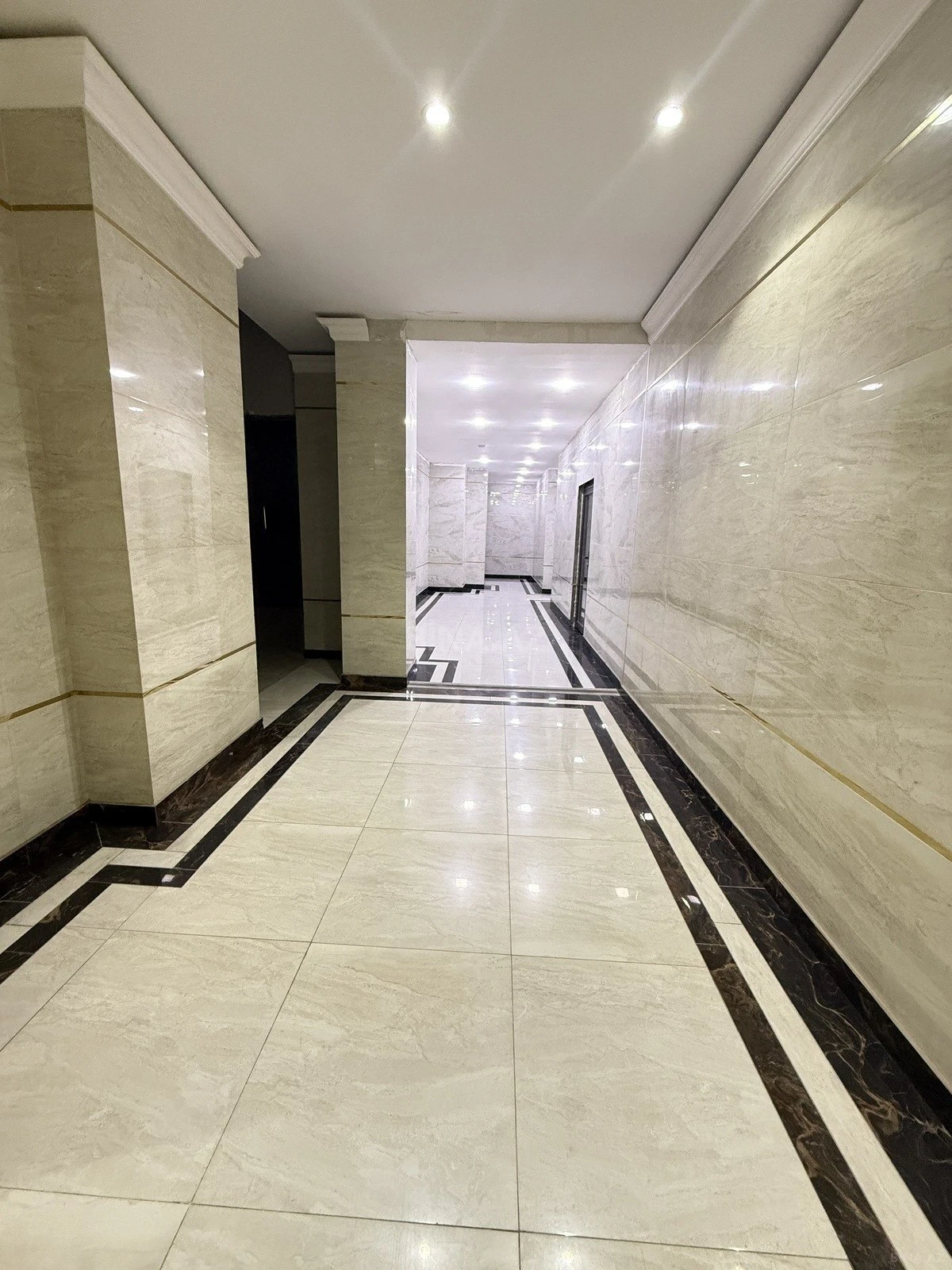 Satılır 2 otaqlı mənzil 100 m²