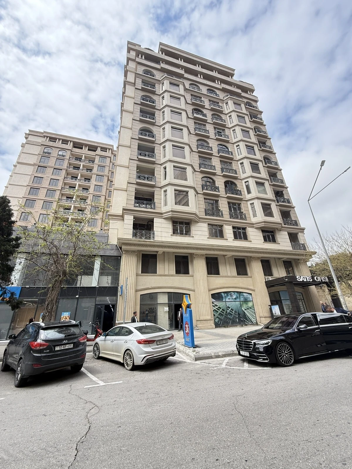 Satılır 2 otaqlı mənzil 100 m²