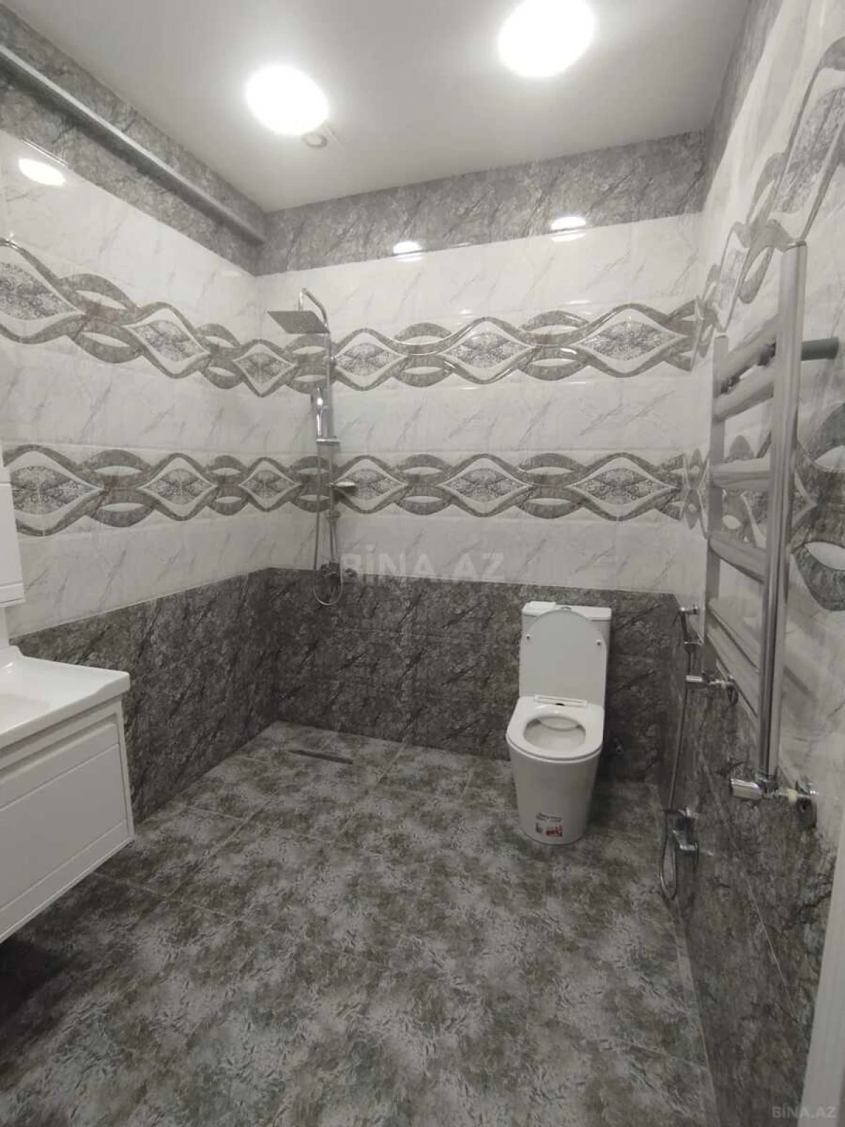 Satılır 3 otaqlı mənzil 94 m²