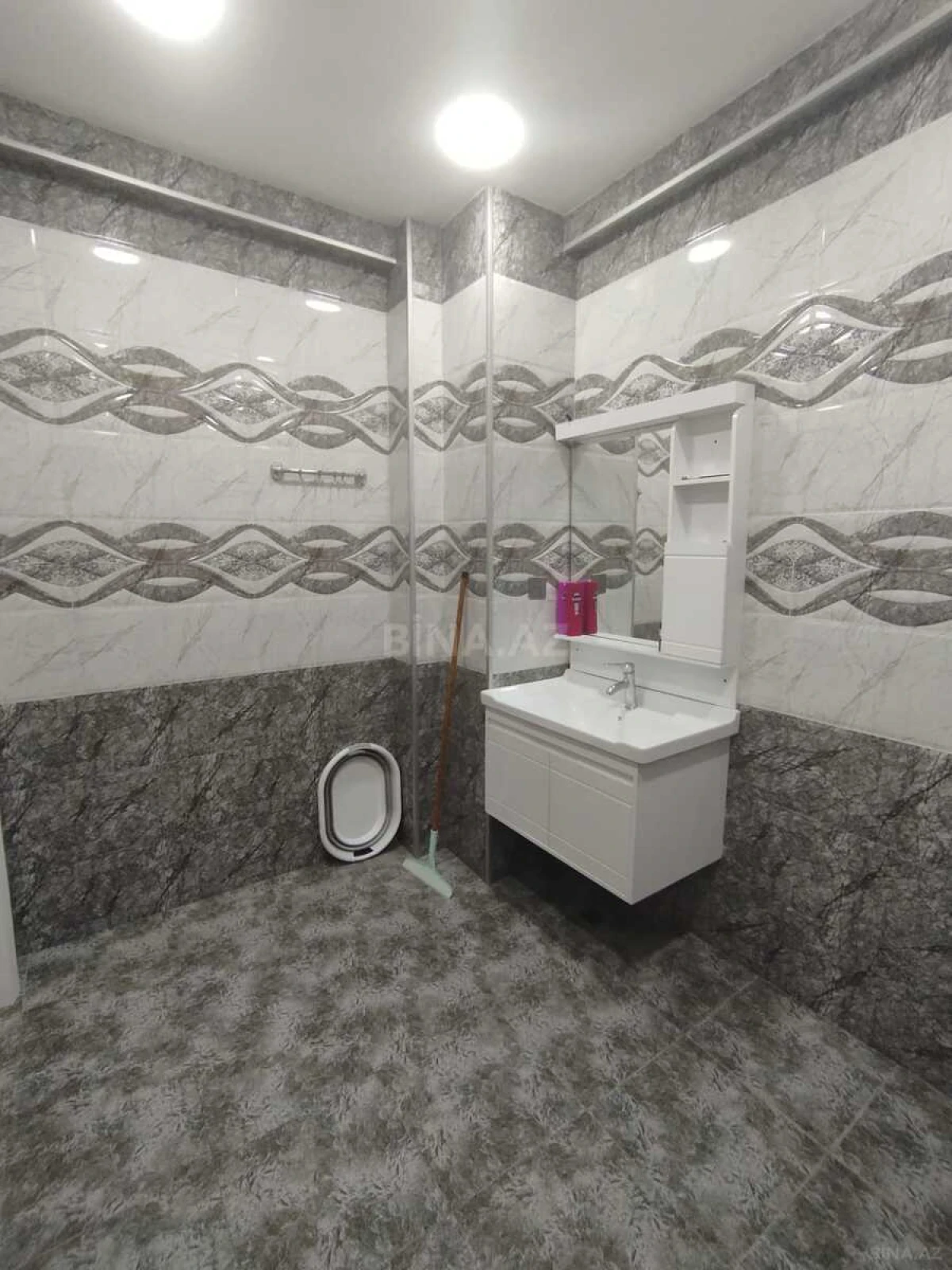 Satılır 3 otaqlı mənzil 94 m²