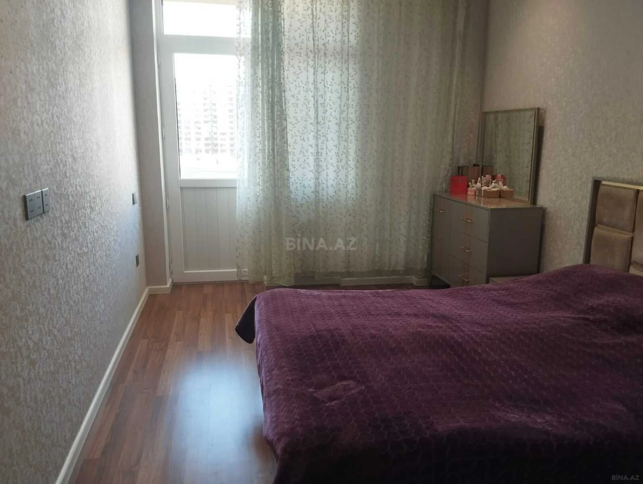 Satılır 3 otaqlı mənzil 94 m²