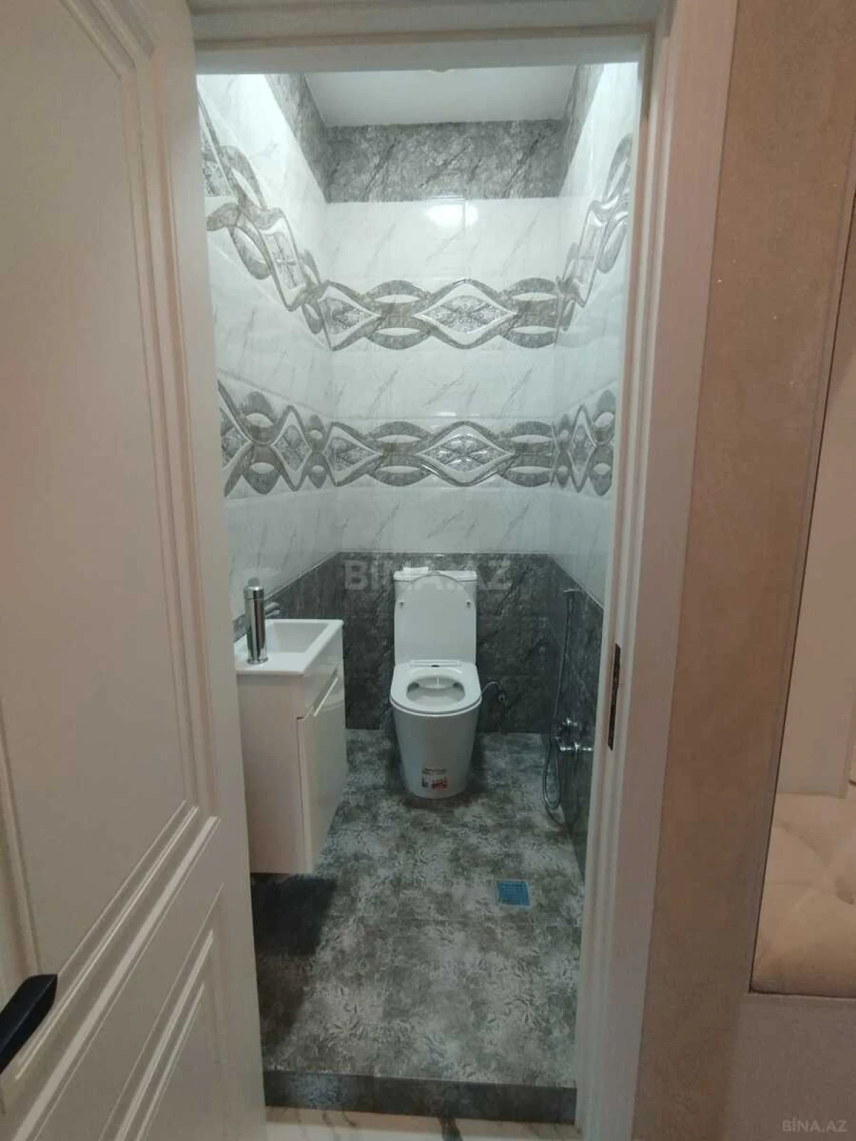 Satılır 3 otaqlı mənzil 94 m²