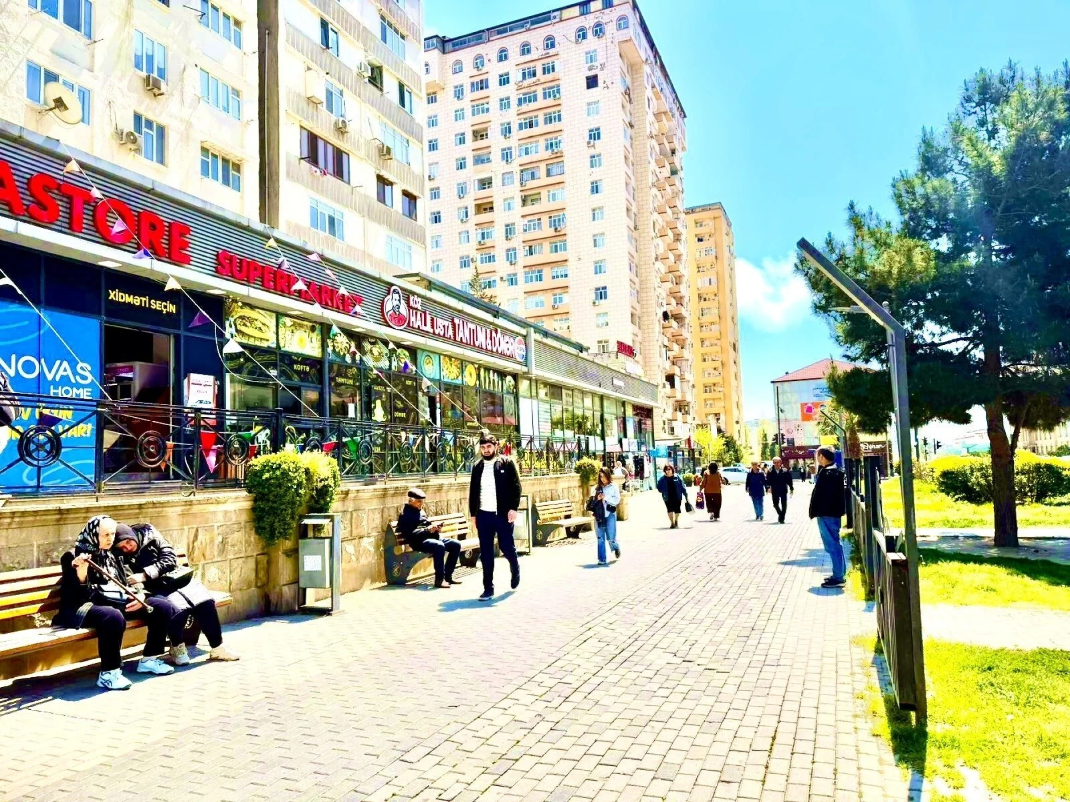 Satılır 2 otaqlı mənzil 73 m²